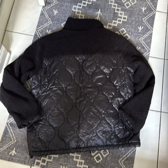 Koolaburra by Ugg Mixed Media Puff Quilted Sherpa Zip Up Jacket Black - Picture 8 of 8